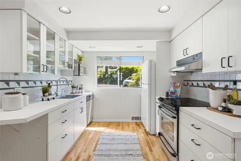 $1,150,000 | 11406 Northeast 103rd Place, Kirkland, WA 98033
