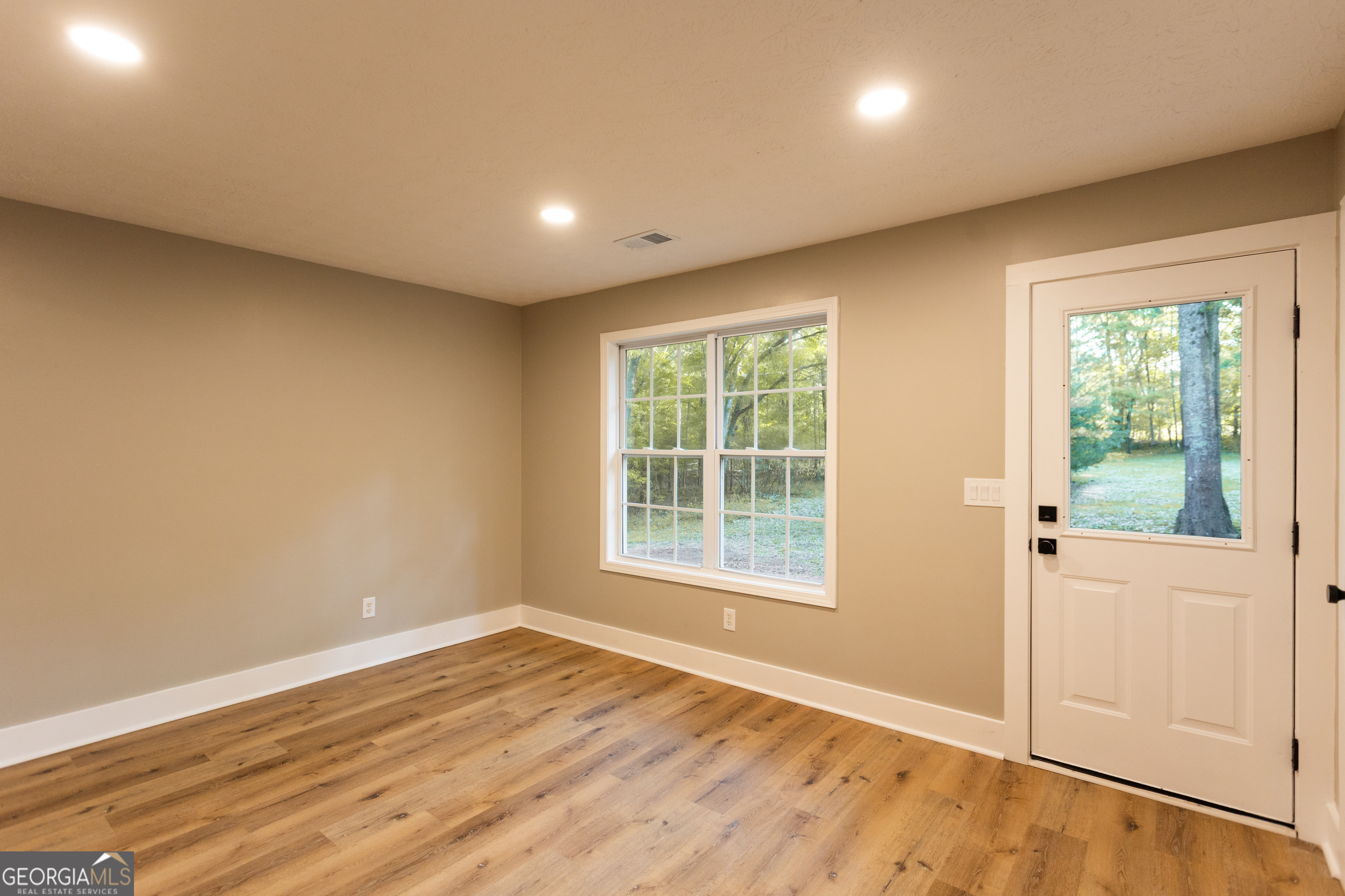2443 Hodges Farm Road Mansfield, GA 30055 - Photo 13 of 37