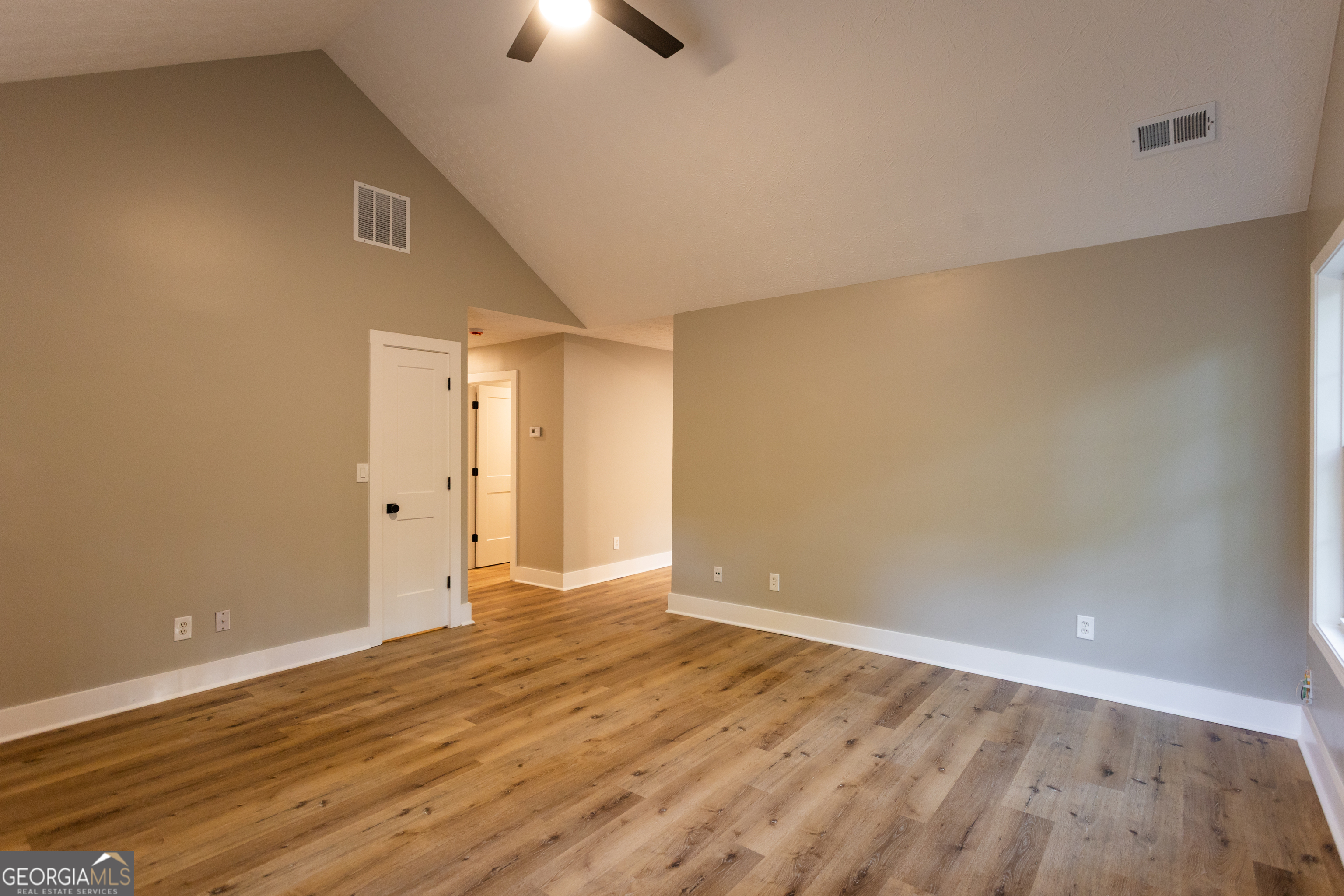 2443 Hodges Farm Road Mansfield, GA 30055 - Photo 8 of 37