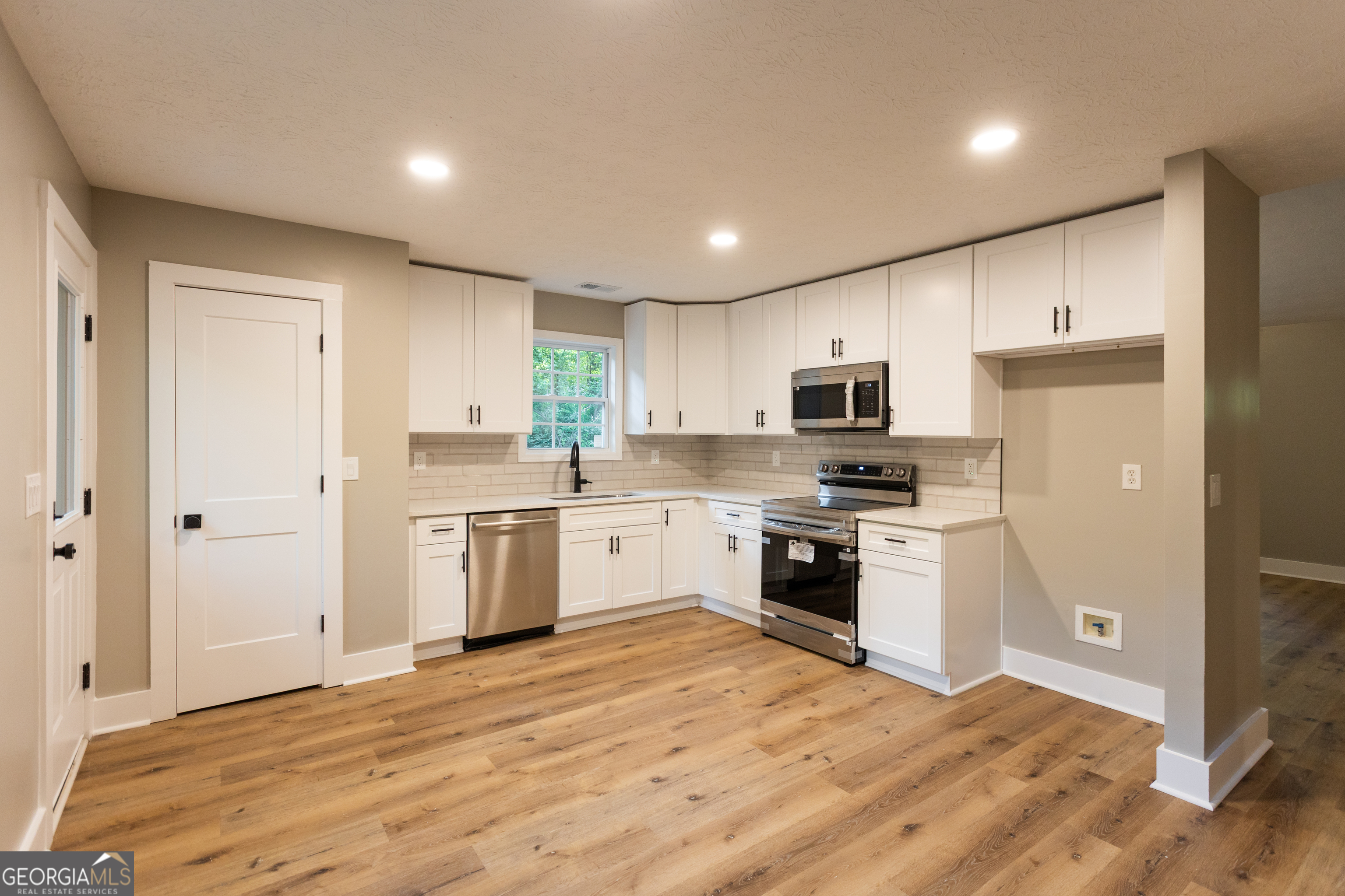 2443 Hodges Farm Road Mansfield, GA 30055 - Photo 10 of 37