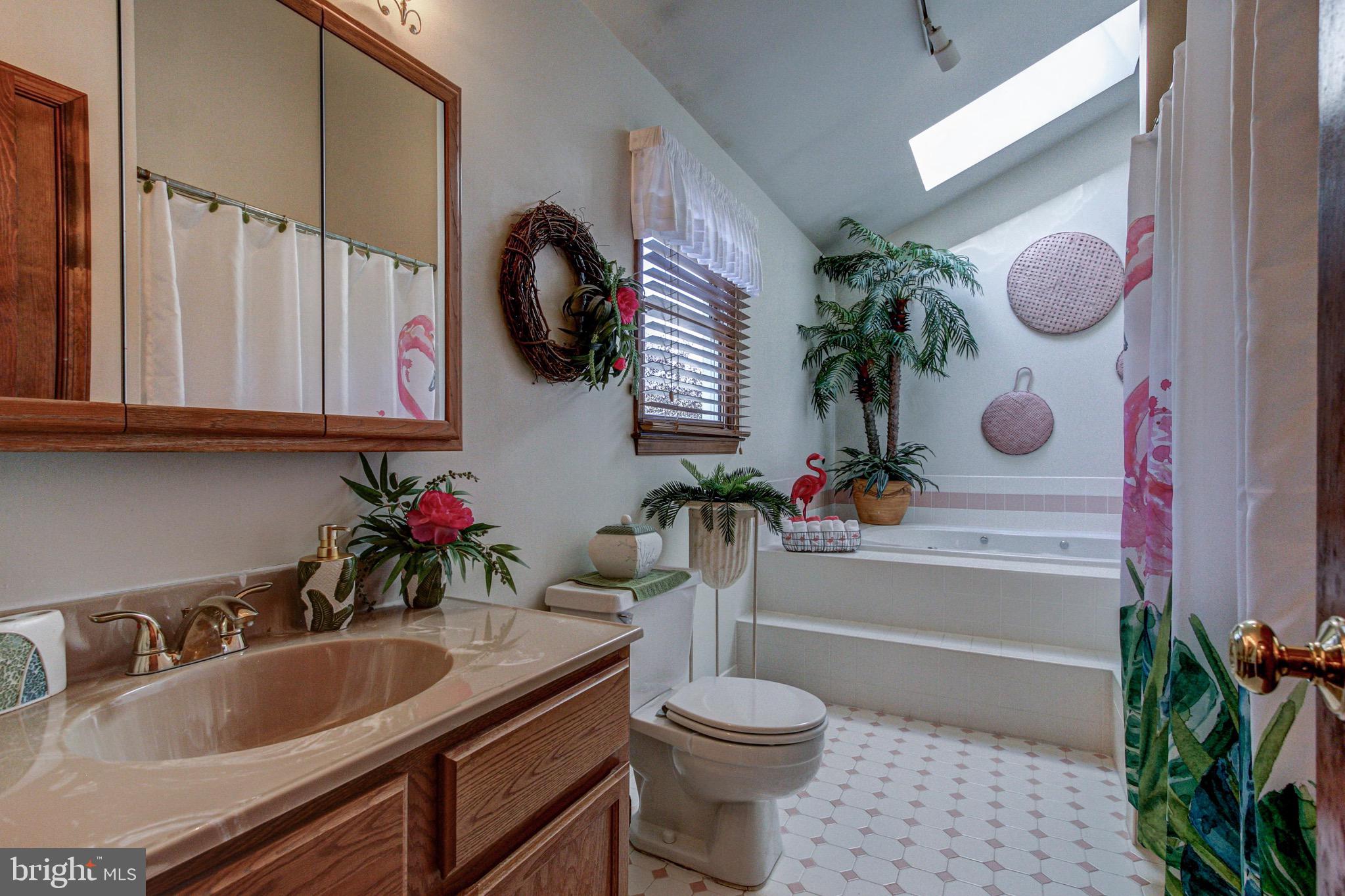 915 Capitol Road Norristown, PA 19403 - Photo 33 of 57 Primary Bath