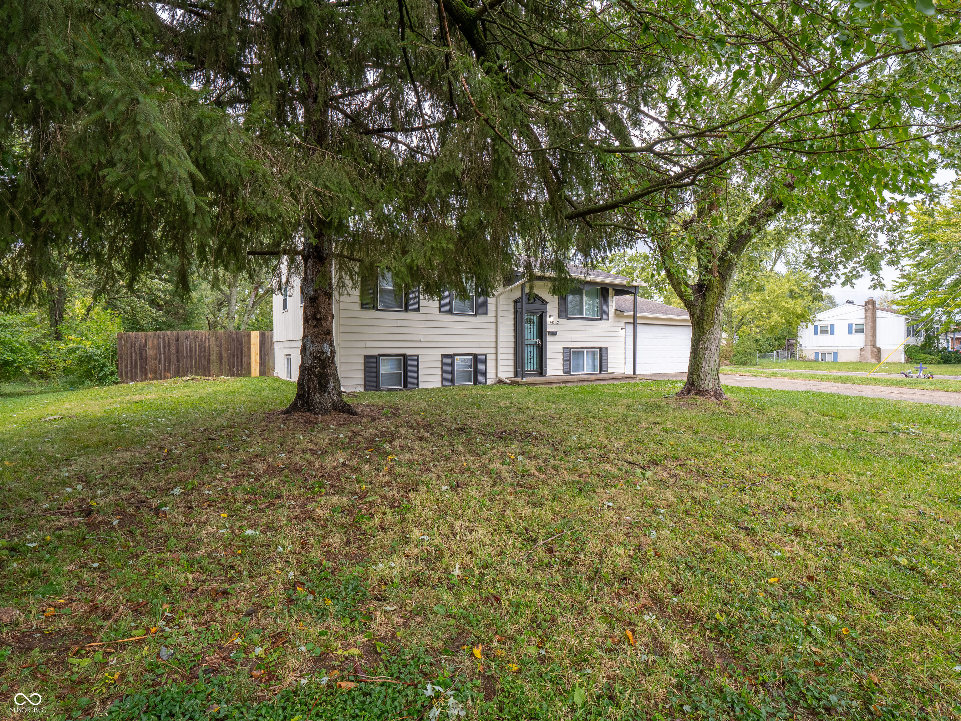4032 Mitthoeffer Road Indianapolis, IN 46235 - Photo 3 of 57 Gallery Image 3