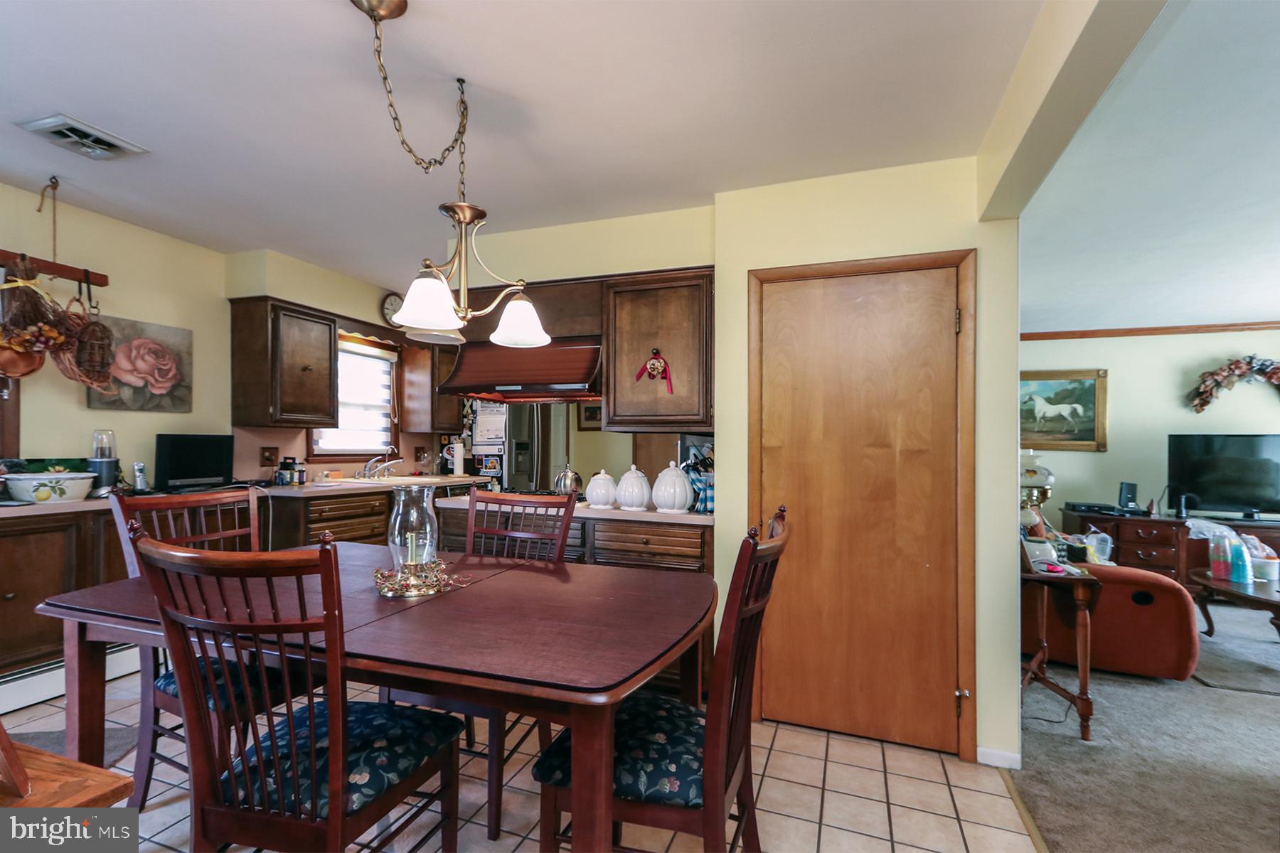 765 Magnolia Road Vineland, NJ 08360 - Photo 13 of 42 Dining area