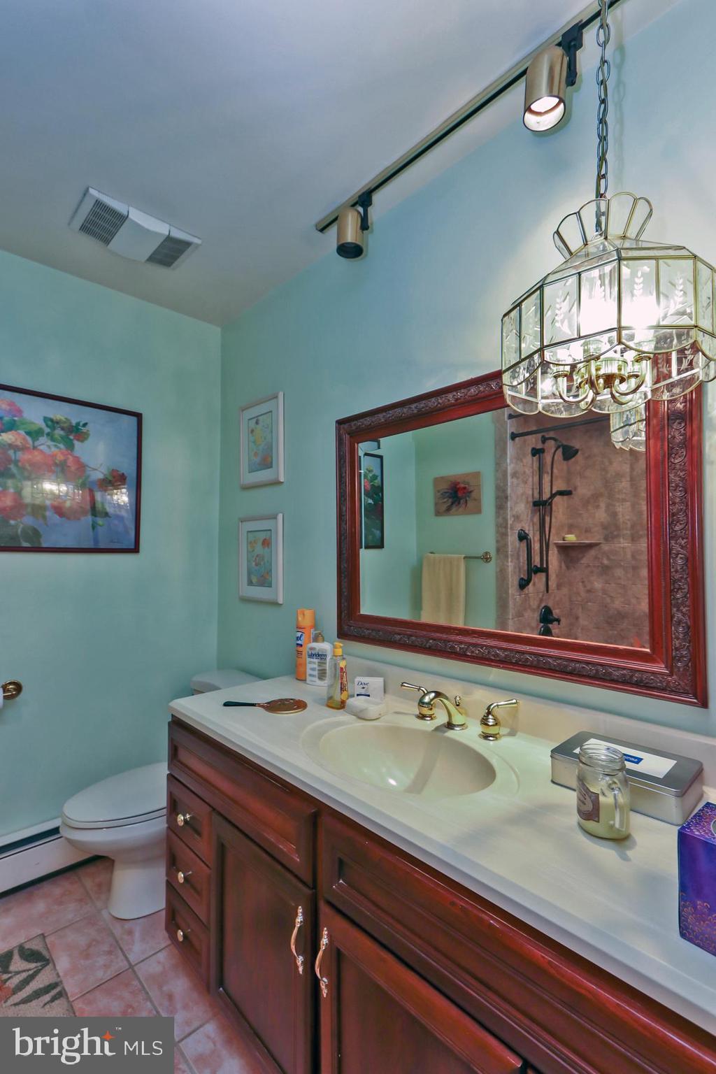 765 Magnolia Road Vineland, NJ 08360 - Photo 17 of 42 Main Bathroom