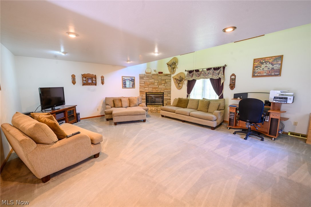 7985 Brakeman Road Painesville, OH 44077 - Photo 5 of 34