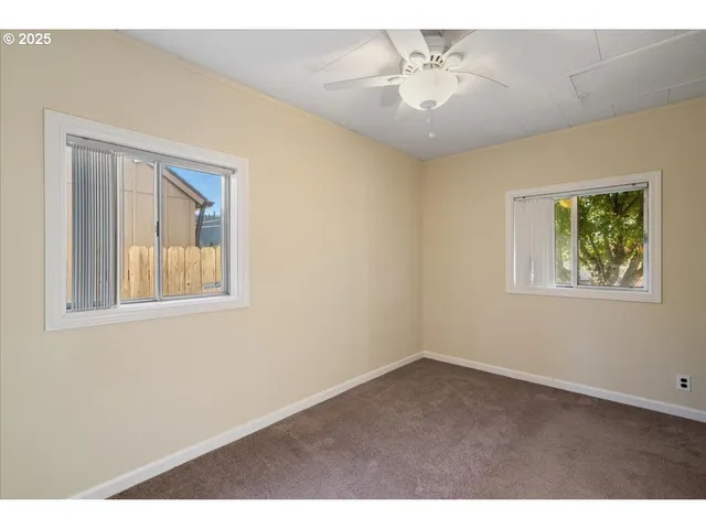 $315,900 | 47578 School Street, Oakridge, OR 97463