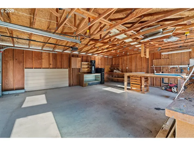 $315,900 | 47578 School Street, Oakridge, OR 97463