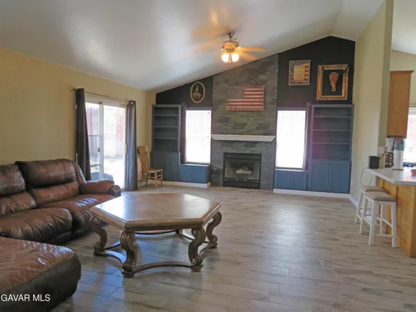 $449,999 | 21730 Ripple Lane, Tehachapi, CA 93561