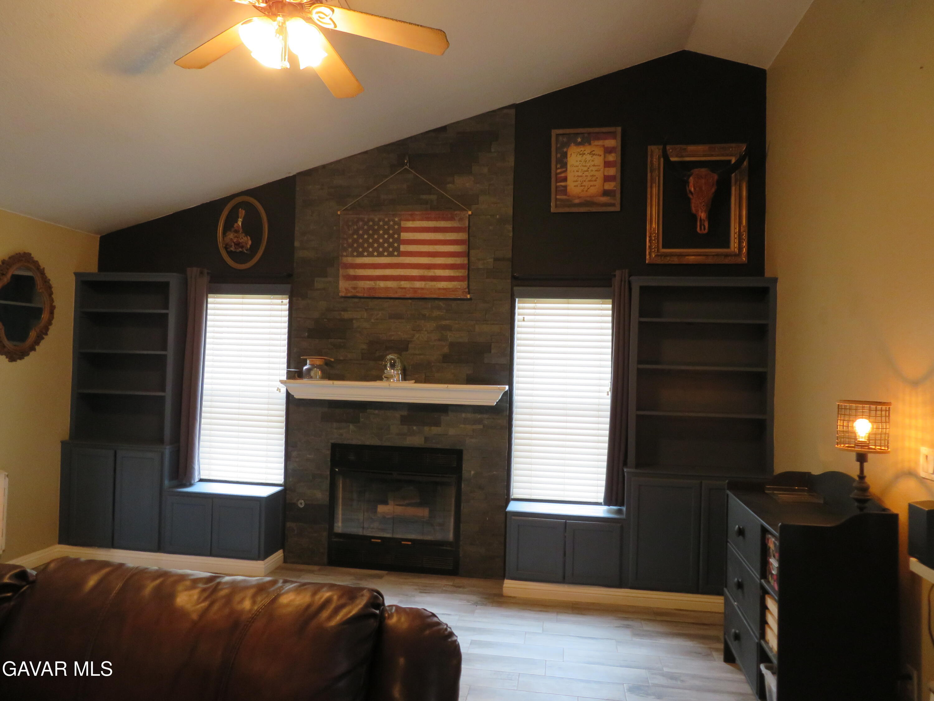 21730 Ripple Lane Tehachapi, CA 93561 - Photo 11 of 44 fireplace 3