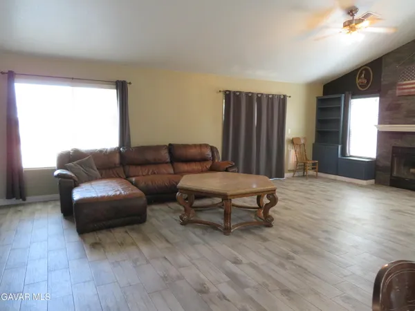 $449,999 | 21730 Ripple Lane, Tehachapi, CA 93561