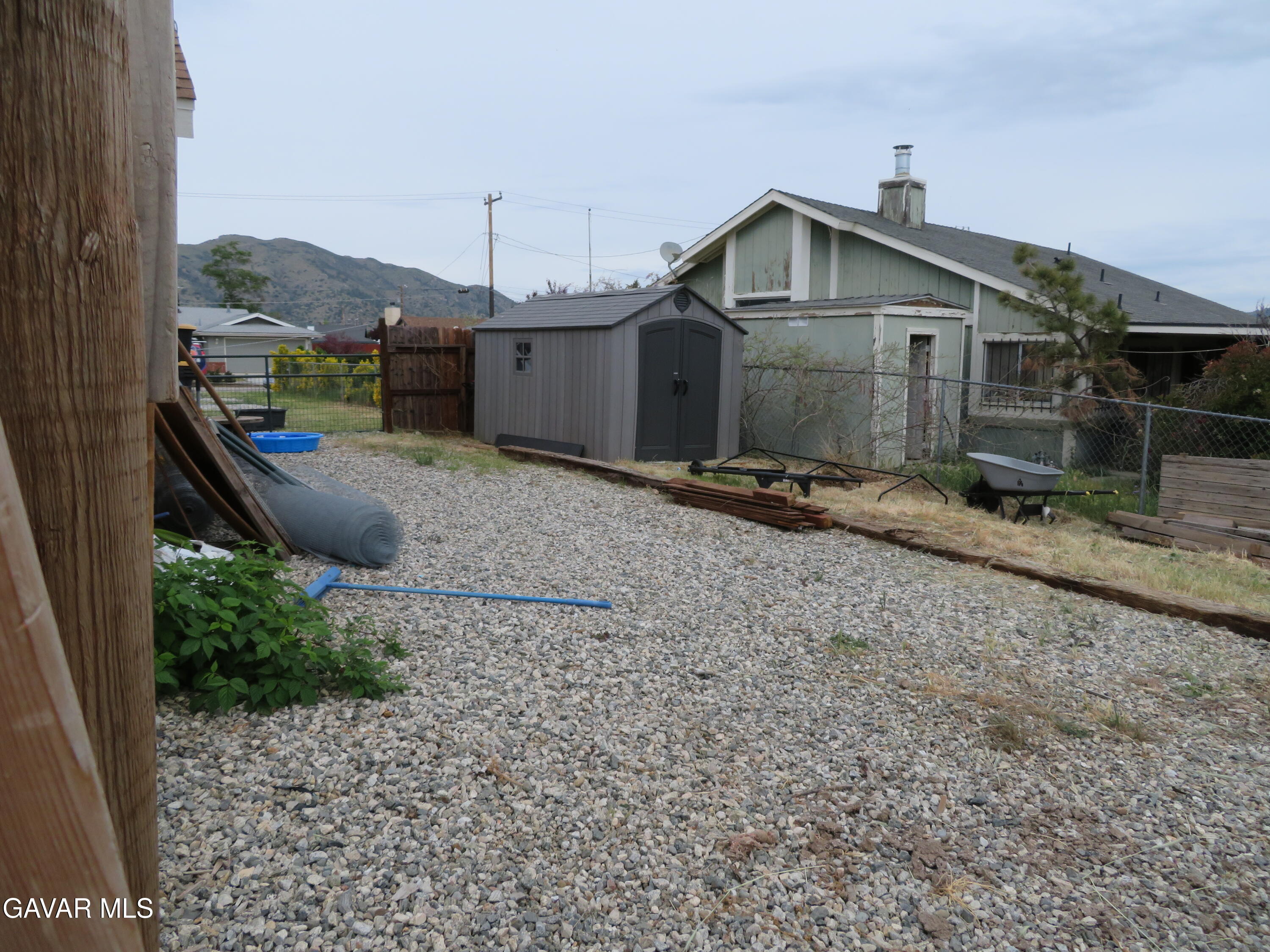 21730 Ripple Lane Tehachapi, CA 93561 - Photo 38 of 44 side 2 shed
