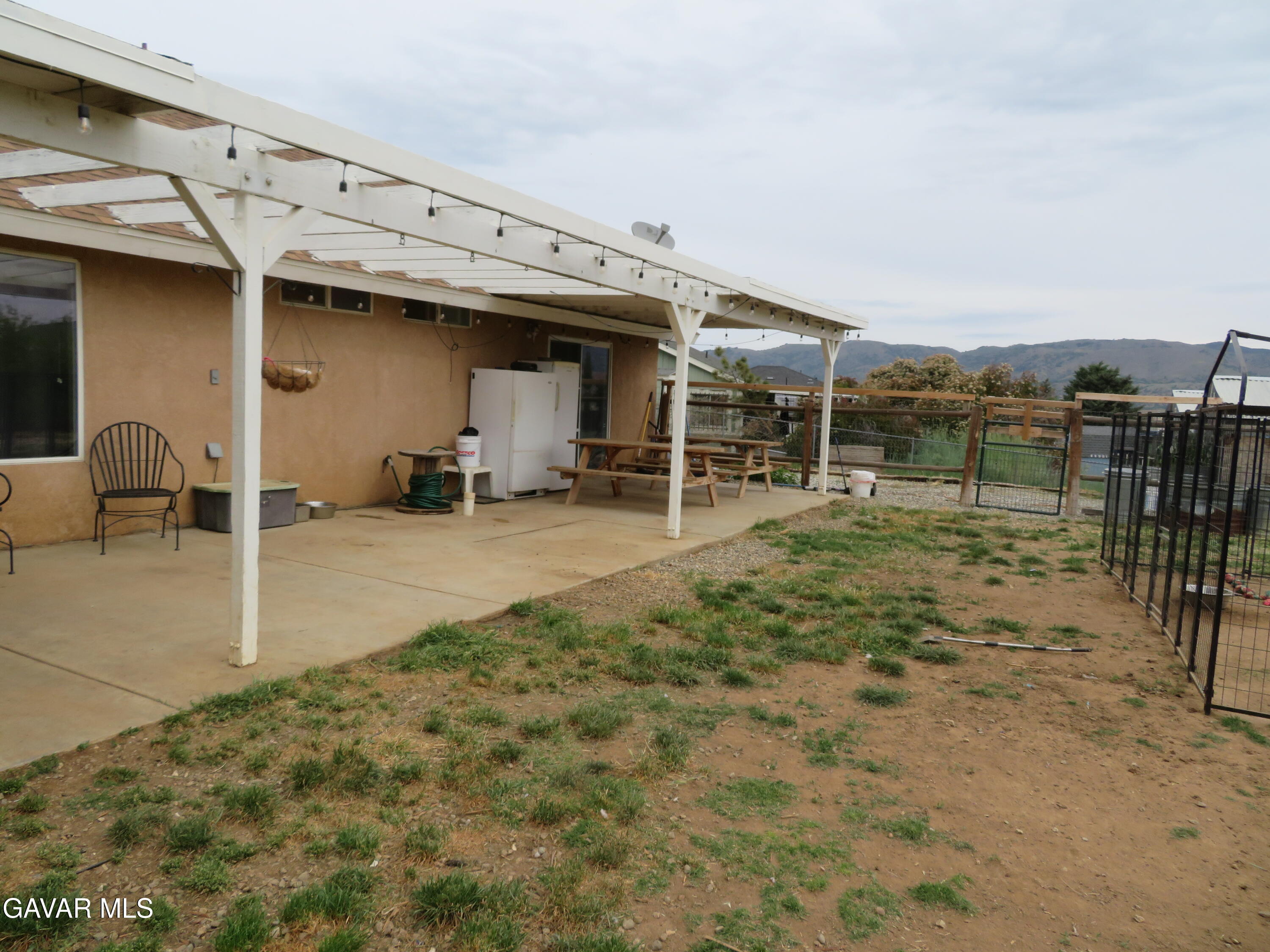 21730 Ripple Lane Tehachapi, CA 93561 - Photo 41 of 44 patio 2