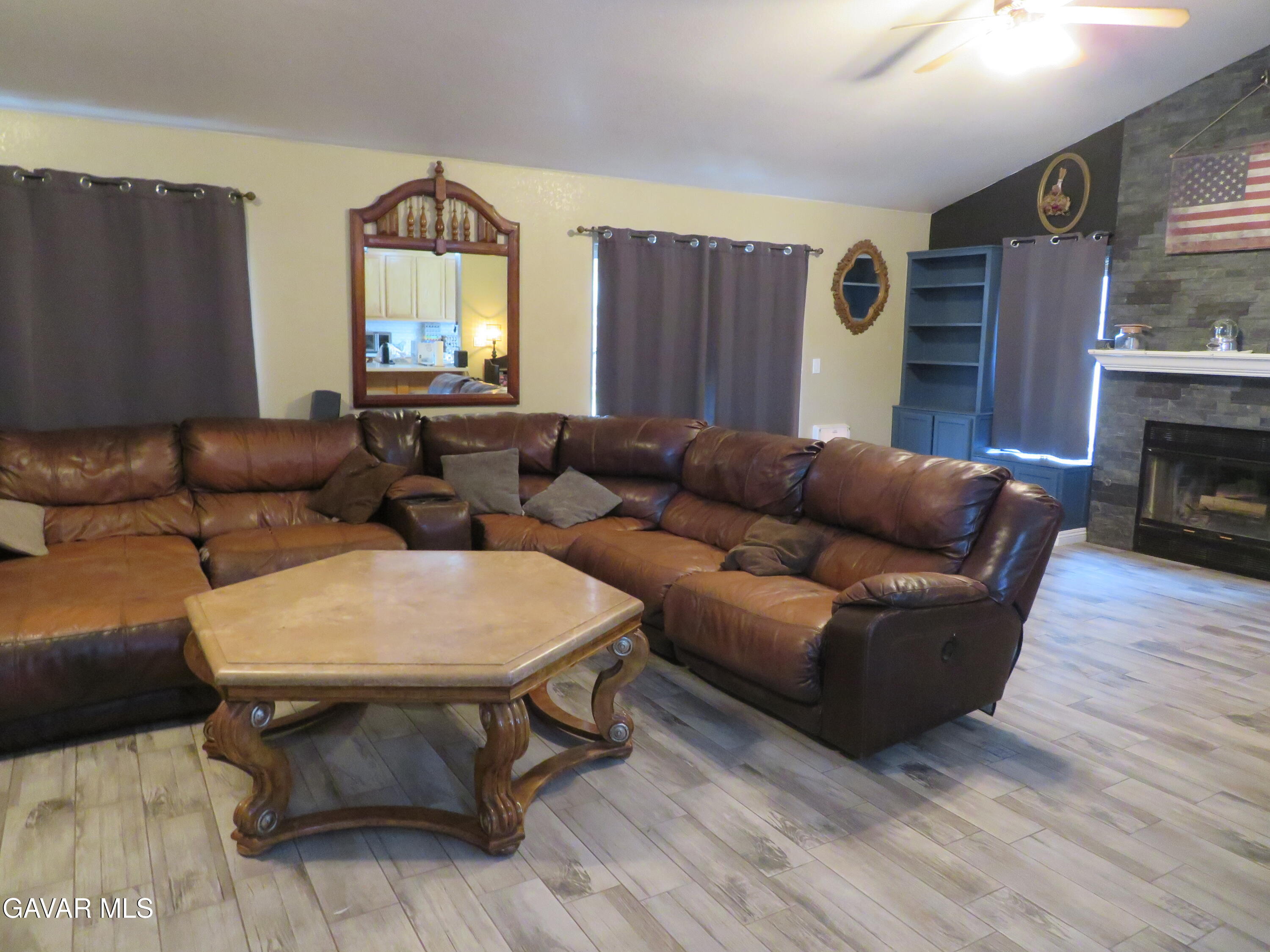 21730 Ripple Lane Tehachapi, CA 93561 - Photo 9 of 44 great room 1