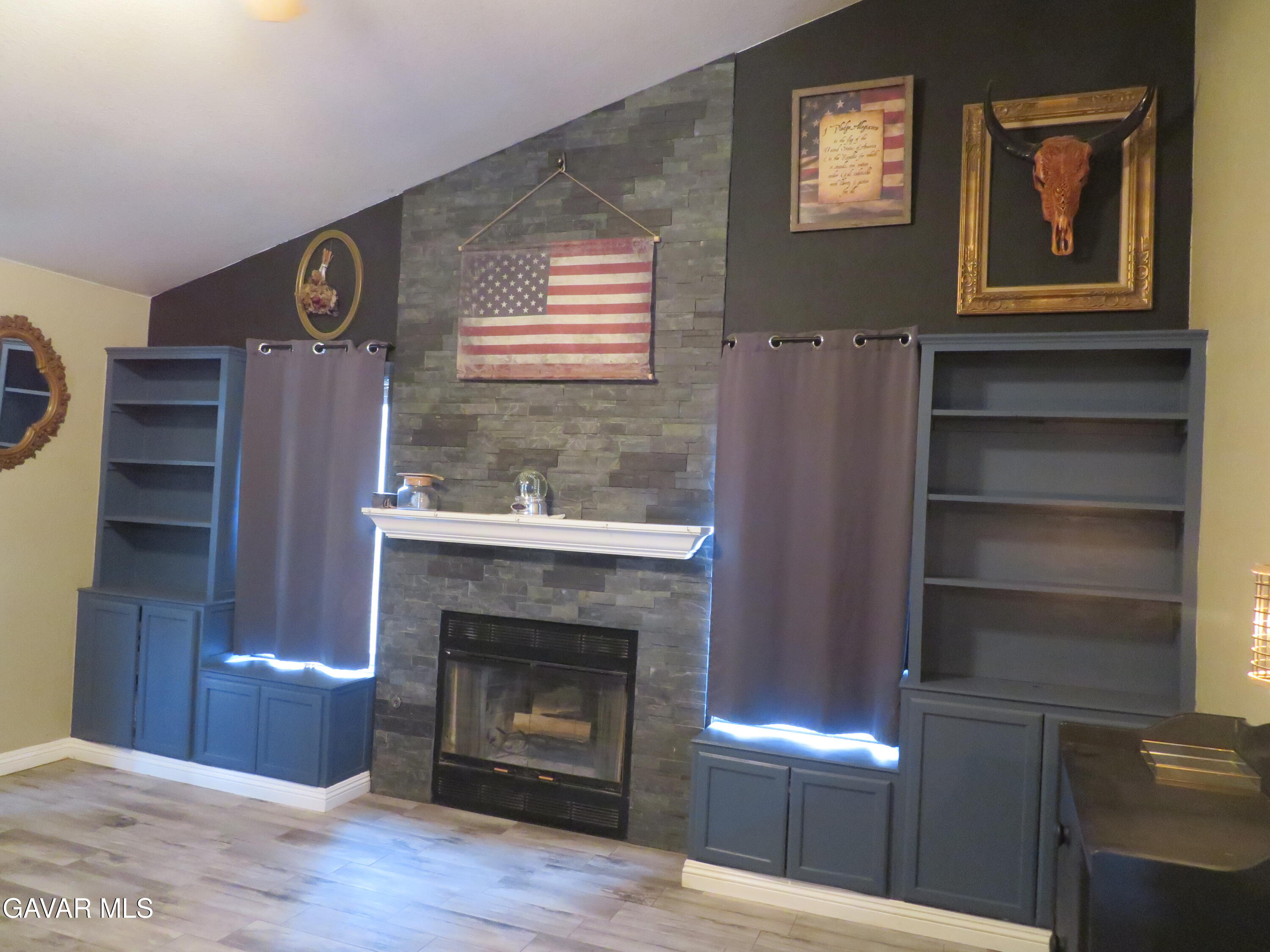 21730 Ripple Lane Tehachapi, CA 93561 - Photo 10 of 44 Fireplace 1