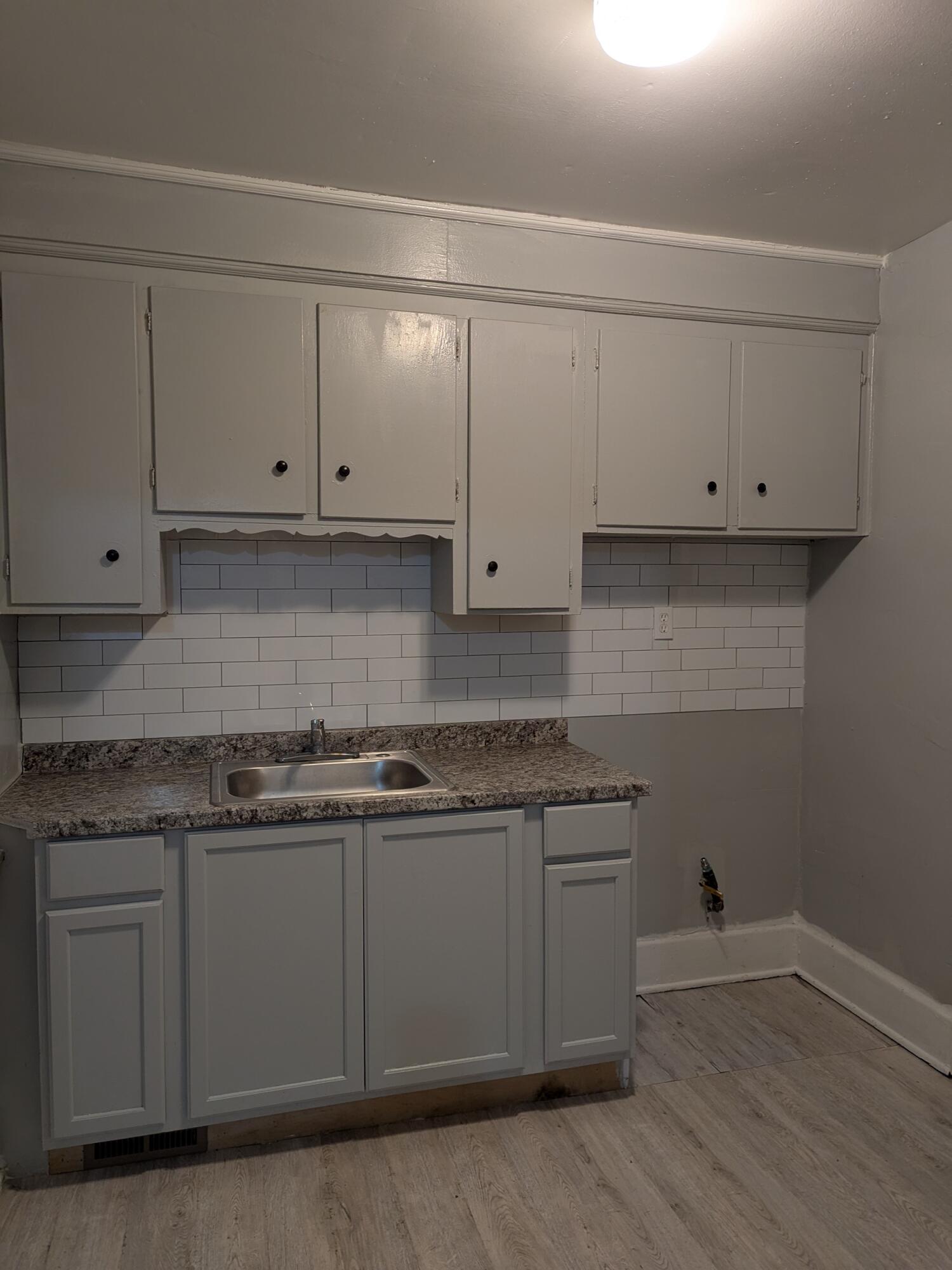 2195 Springle Street, Unit UPPR Detroit, MI 48215 - Photo 2 of 11 PXL_20241114_121650210