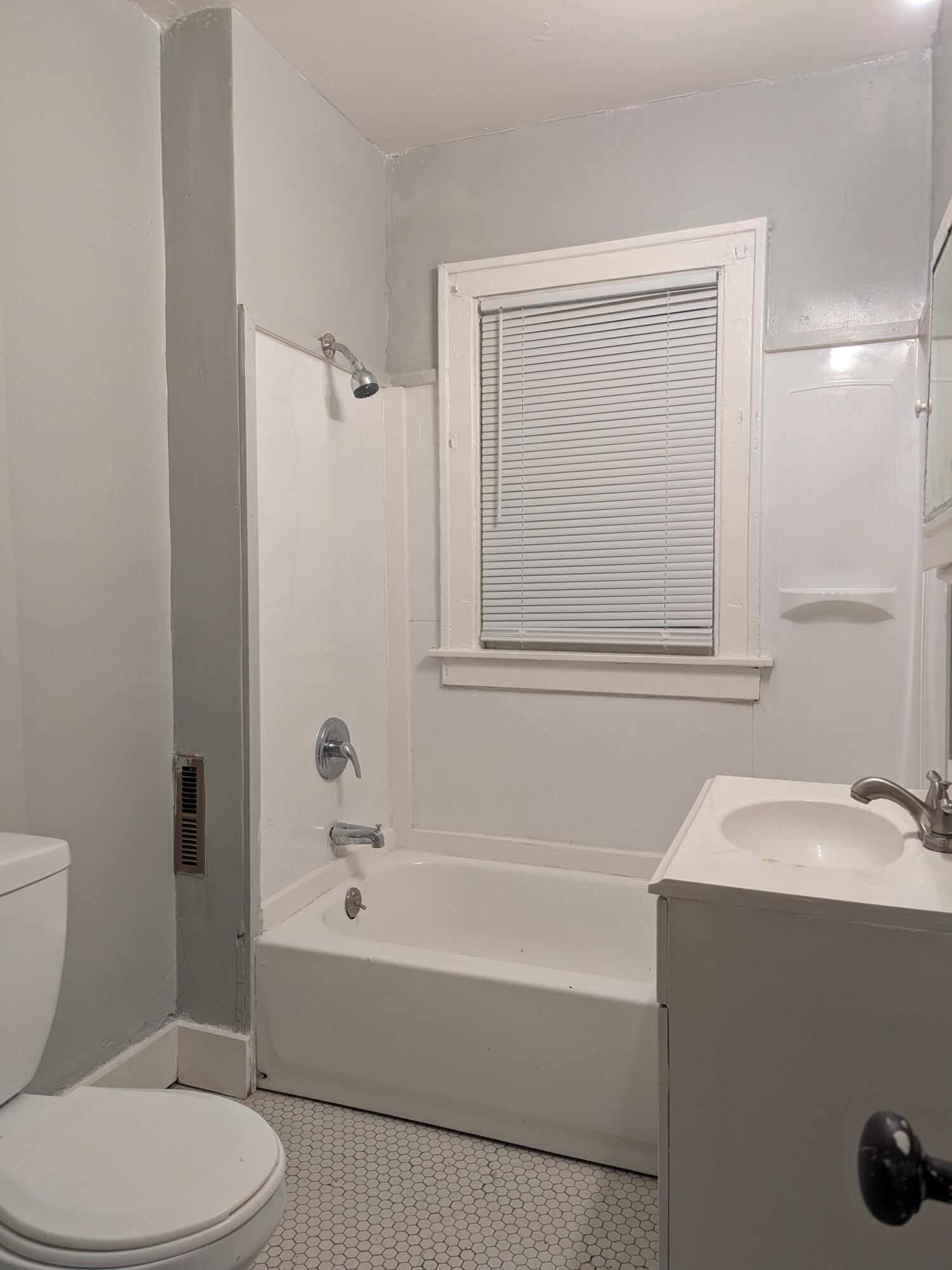 2195 Springle Street, Unit UPPR Detroit, MI 48215 - Photo 10 of 11 PXL_20241114_120851056