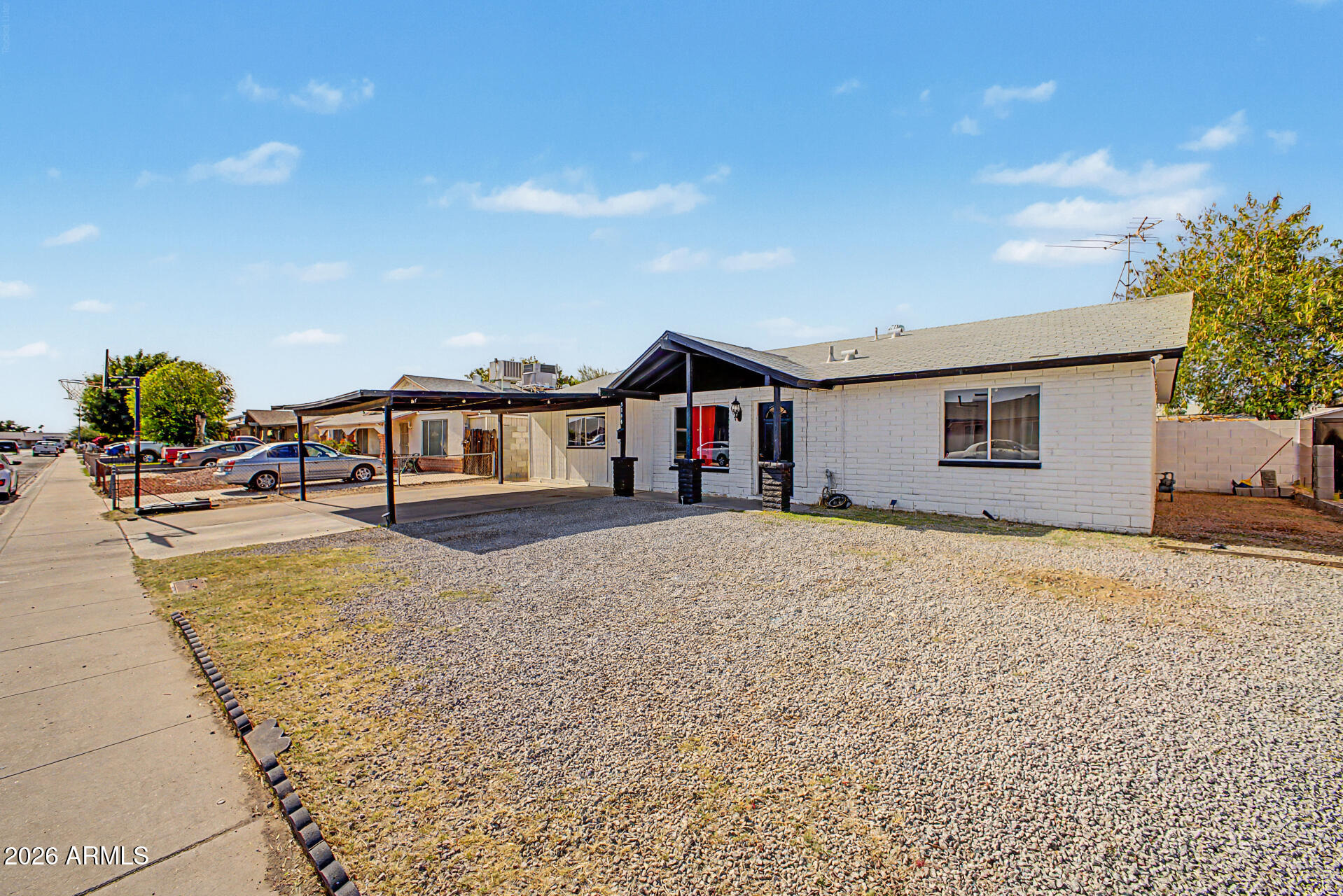 5144 West Monte Vista Road Phoenix, AZ 85035 - Photo 16 of 23 -