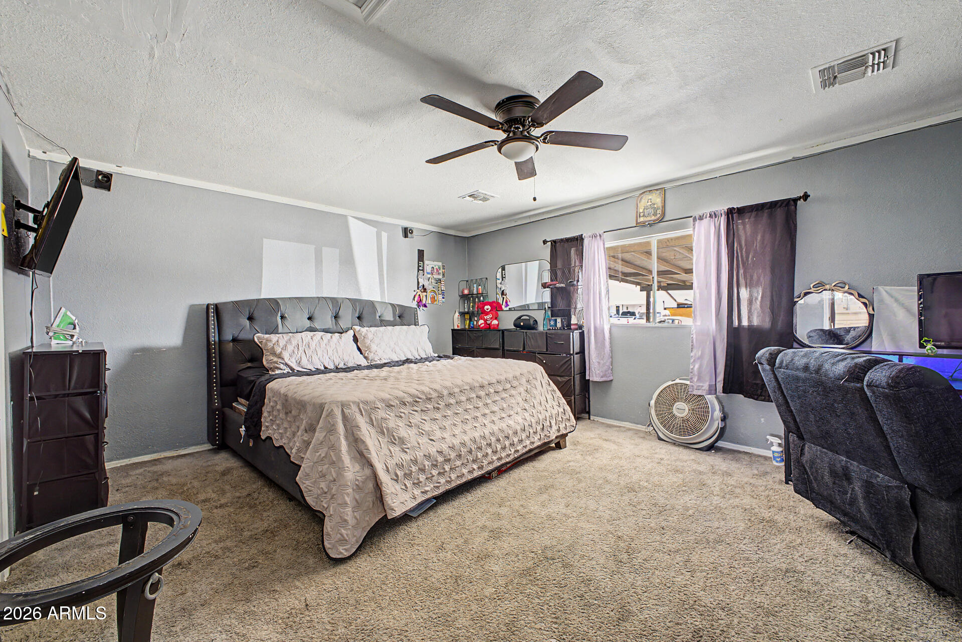 5144 West Monte Vista Road Phoenix, AZ 85035 - Photo 4 of 23 Spacious main room,m