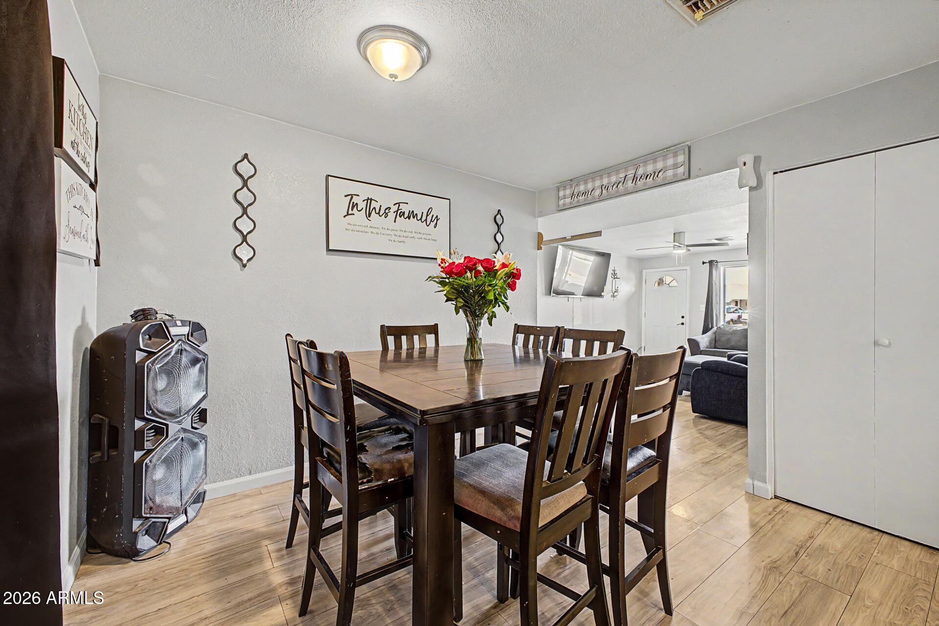 5144 West Monte Vista Road Phoenix, AZ 85035 - Photo 7 of 23 -