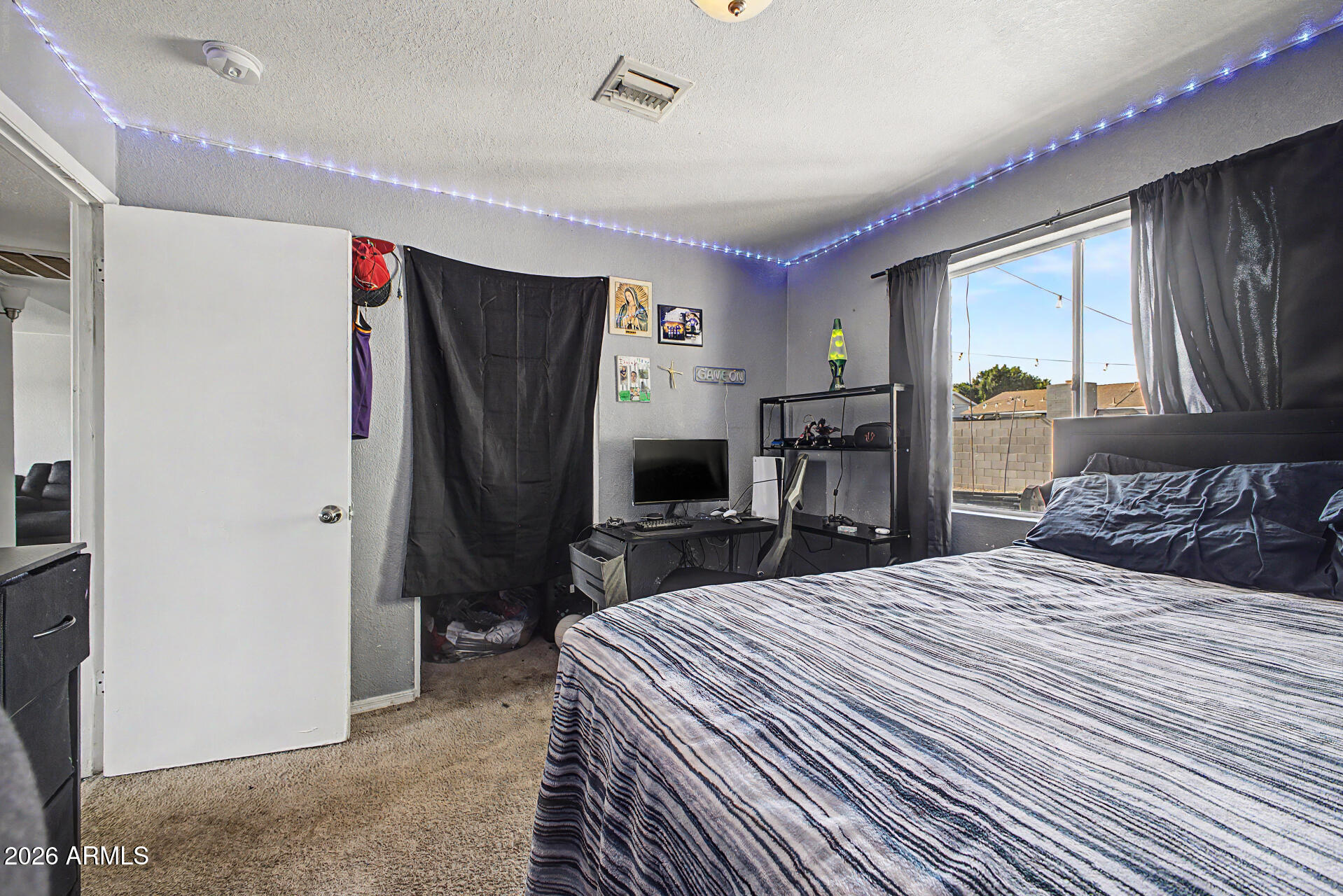 5144 West Monte Vista Road Phoenix, AZ 85035 - Photo 9 of 23 -