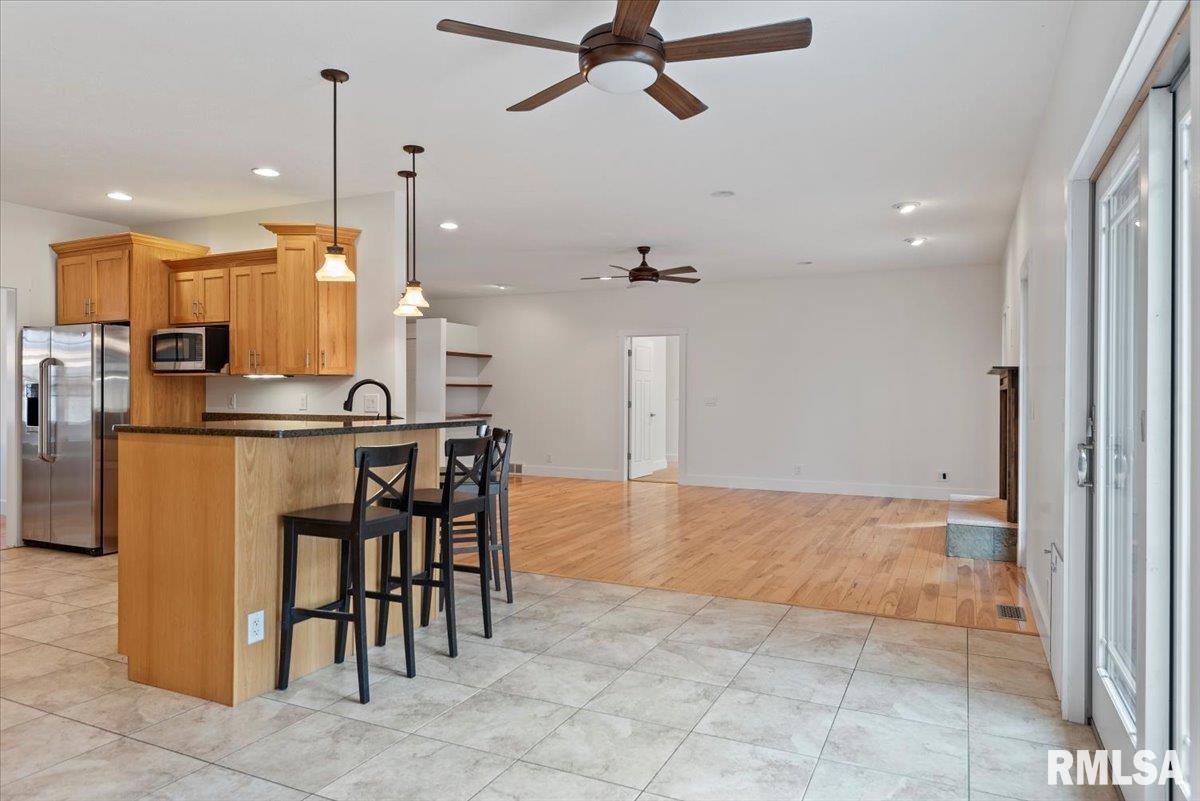 490 Meredith Drive Sherman, IL 62684 - Photo 10 of 53