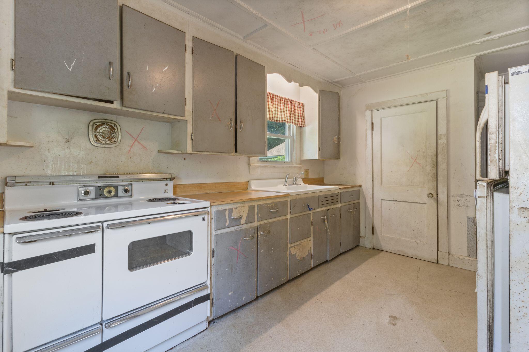 72 1st Rangeway Waterville, ME 04901 - Photo 9 of 28 Interior