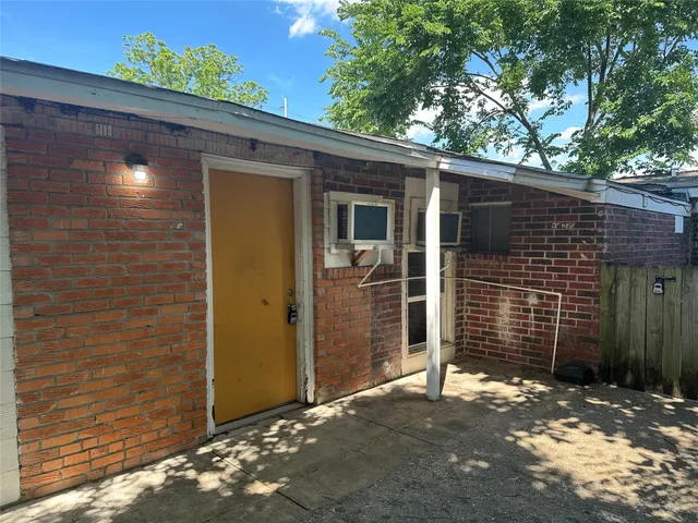 $850 | 107 Altic Street, Unit 3, Houston, TX 77011