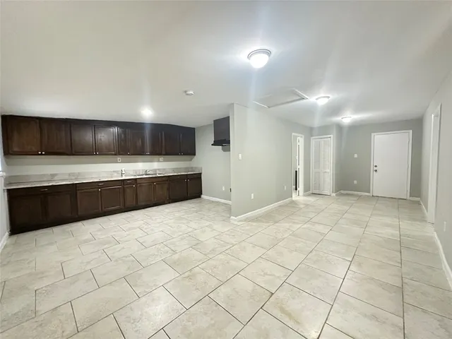 $850 | 107 Altic Street, Unit 3, Houston, TX 77011