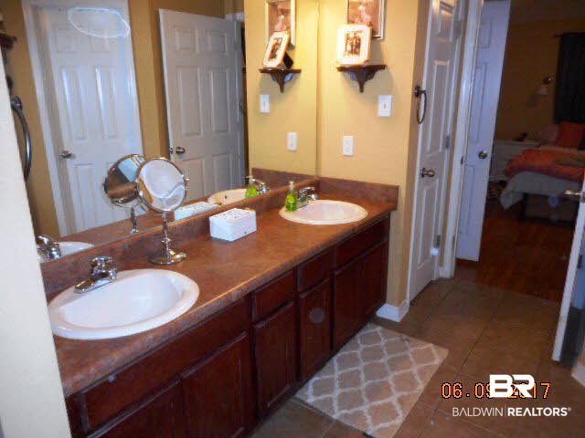 16026 Zenith Drive Loxley, AL 36551 - Photo 3 of 10 MASTER VANITY