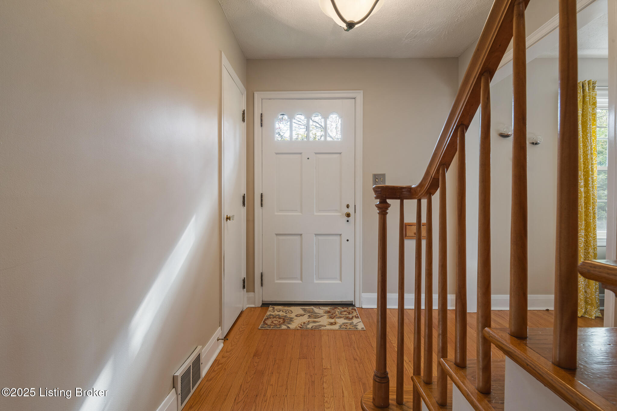 3109 Chickadee Road Louisville, KY 40213 - Photo 15 of 35 Foyer