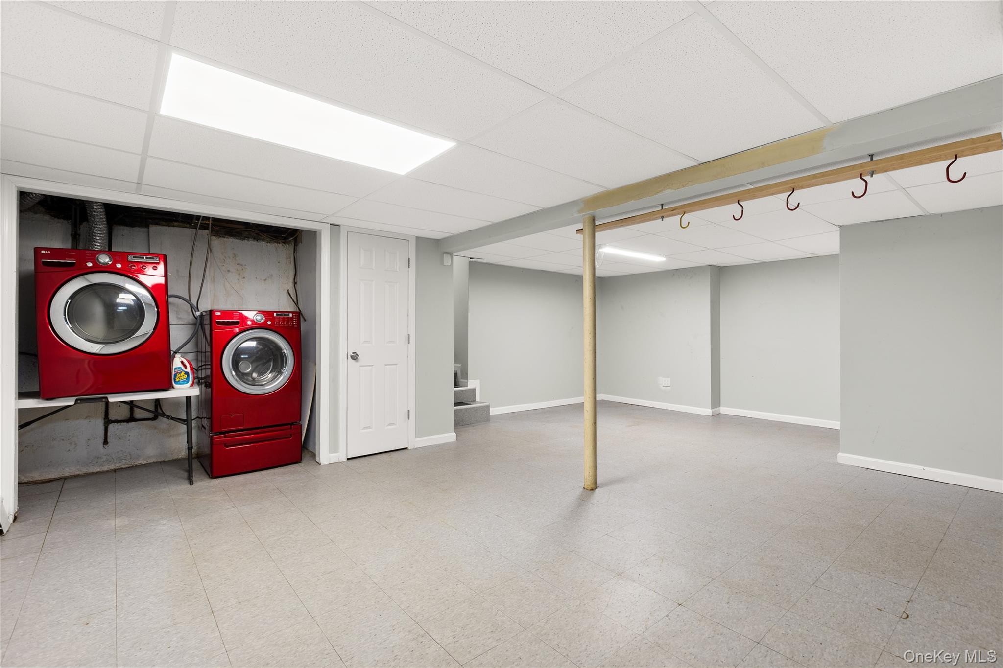 336 Dix Hills Road Dix Hills, NY 11746 - Photo 14 of 27