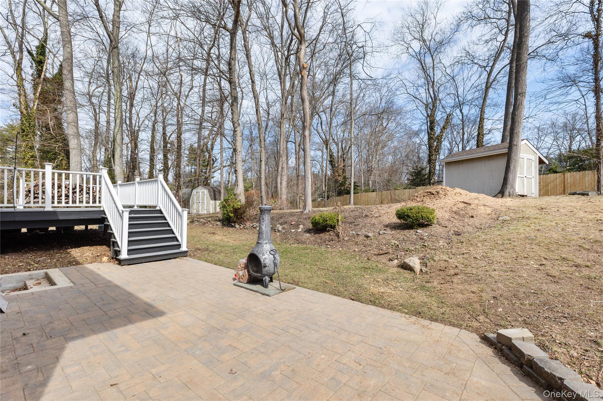 336 Dix Hills Road Dix Hills, NY 11746 - Photo 16 of 27