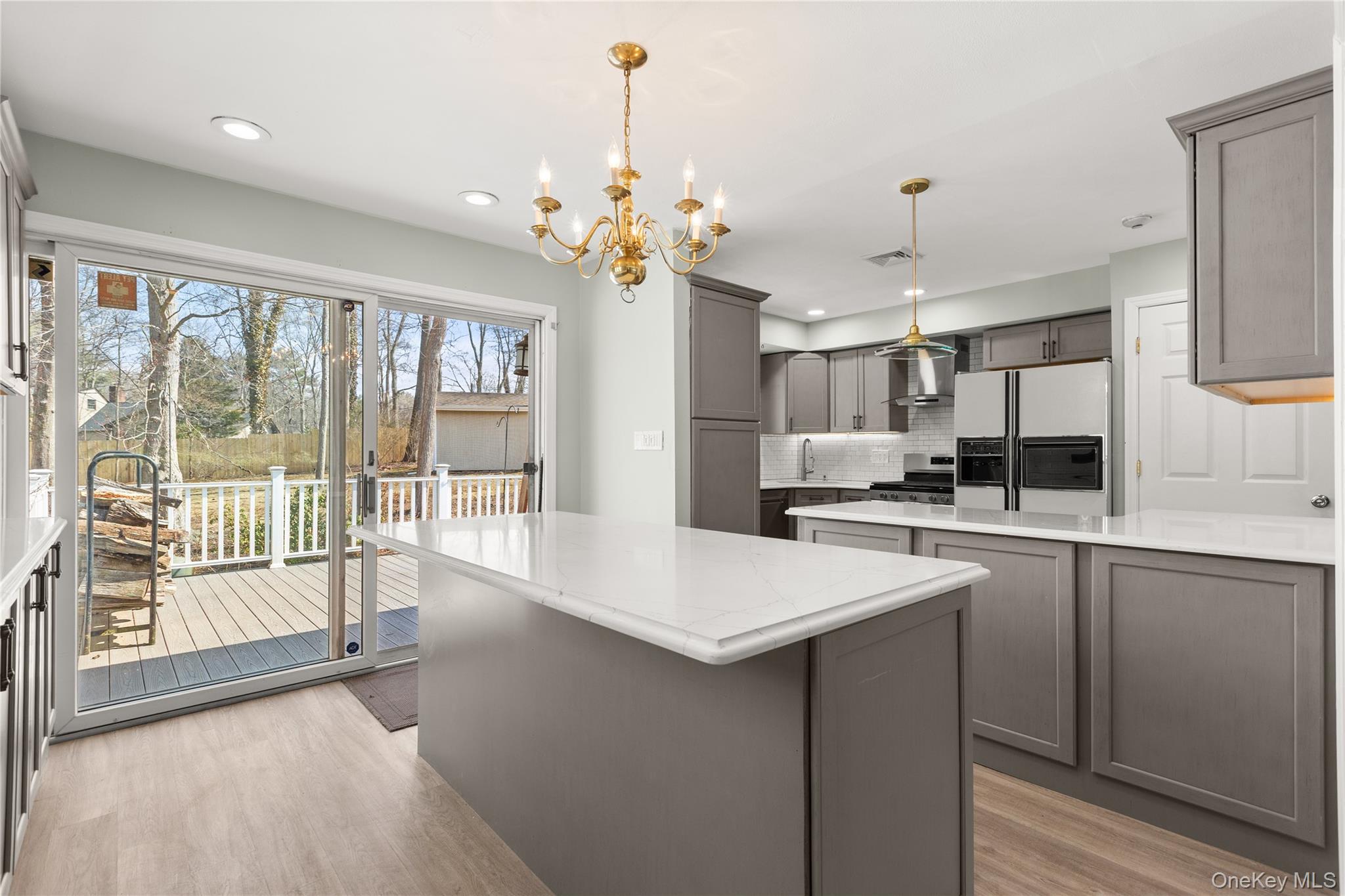 336 Dix Hills Road Dix Hills, NY 11746 - Photo 5 of 27