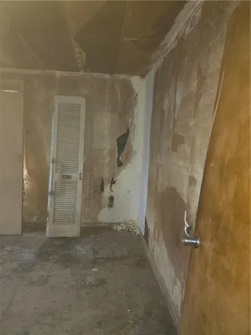 $33,900 | 1901 Spring Avenue, Kansas City, MO 64126