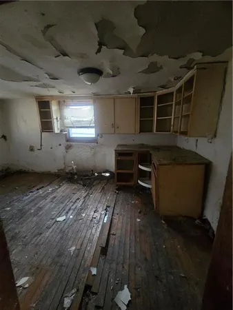 $28,900 | 1901 Spring Avenue, Kansas City, MO 64126