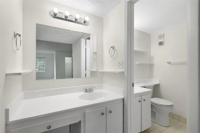 $2,400 | 3940 Inverrary Boulevard, Unit 404, Fort Lauderdale, FL 33319