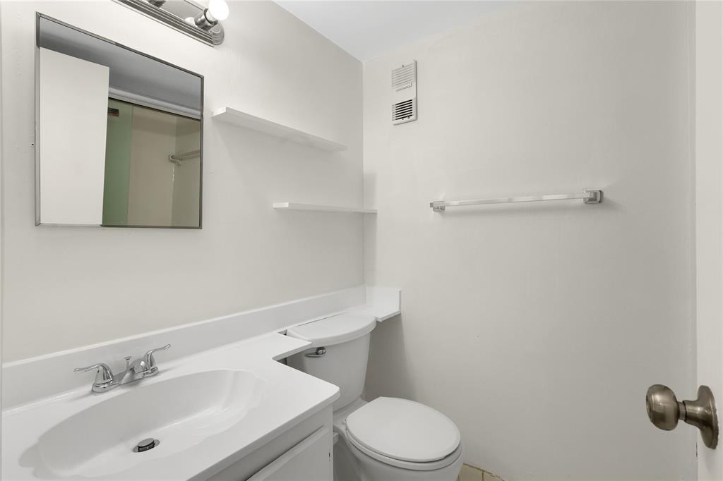 3940 Inverrary Boulevard, Unit 404 Fort Lauderdale, FL 33319 - Photo 18 of 36