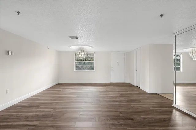 $2,400 | 3940 Inverrary Boulevard, Unit 404, Fort Lauderdale, FL 33319