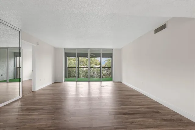 $2,400 | 3940 Inverrary Boulevard, Unit 404, Fort Lauderdale, FL 33319