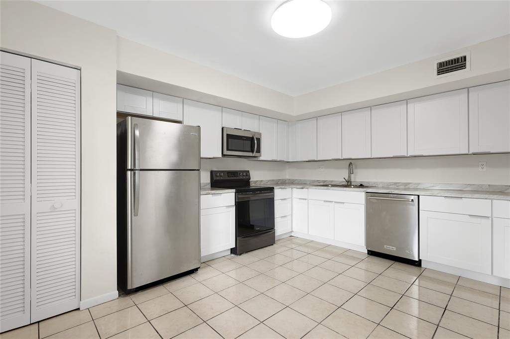 3940 Inverrary Boulevard, Unit 404 Fort Lauderdale, FL 33319 - Photo 10 of 36 Newly Updated Kitchen