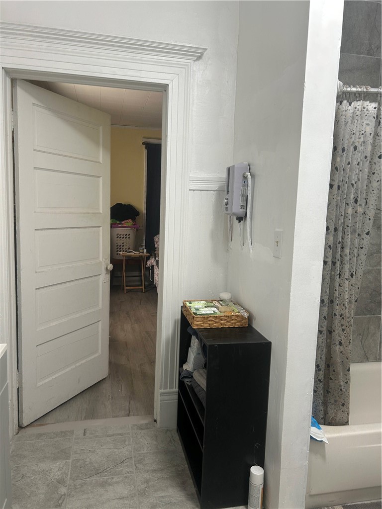 909 Gilmore Street Waycross, GA 31501 - Photo 23 of 43 Jack n Jill facing front bedroom