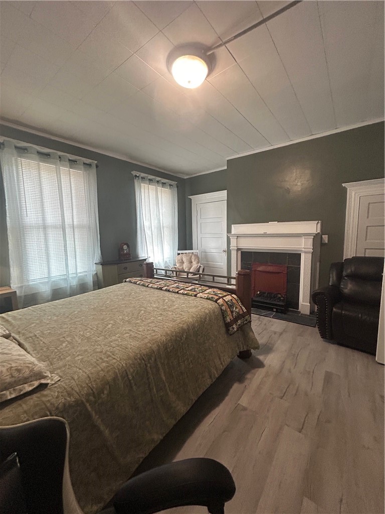 909 Gilmore Street Waycross, GA 31501 - Photo 25 of 43 Middle Bedroom