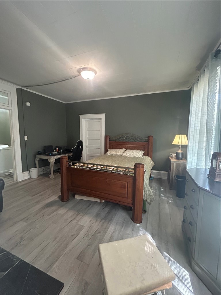 909 Gilmore Street Waycross, GA 31501 - Photo 27 of 43 Middle bedroom