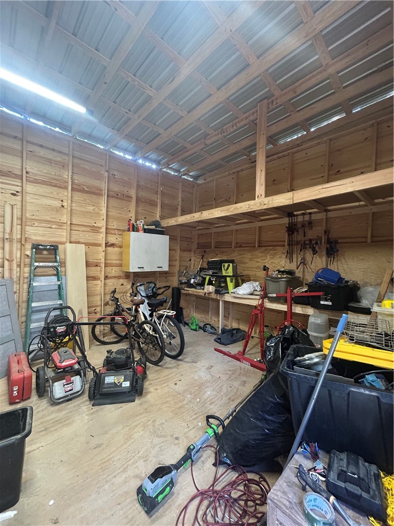 909 Gilmore Street Waycross, GA 31501 - Photo 36 of 43 Workshop