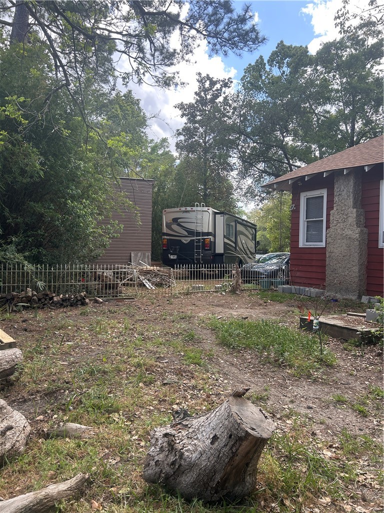 909 Gilmore Street Waycross, GA 31501 - Photo 39 of 43 Backyard