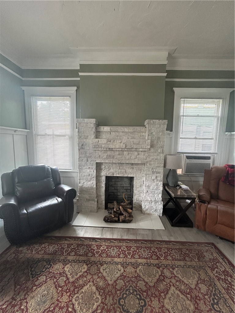 909 Gilmore Street Waycross, GA 31501 - Photo 4 of 43 Gas log fireplace