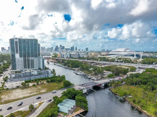 $260,000 | 1740 Northwest N River Drive, Unit 319, Miami, FL 33125