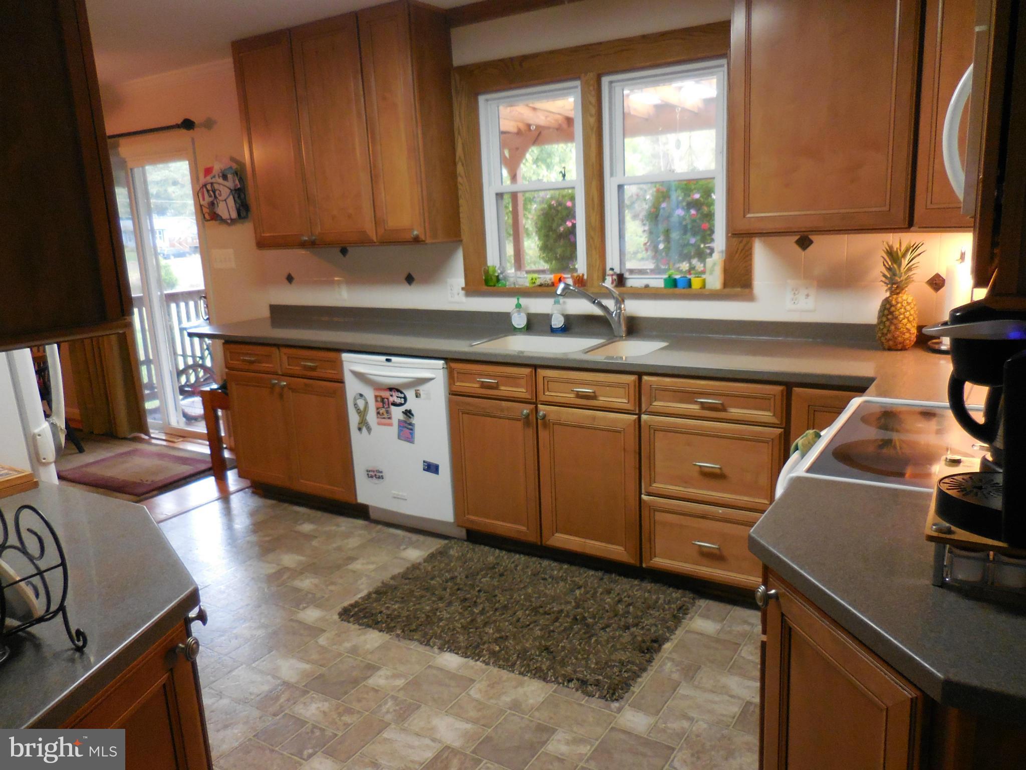 4273 Goldmine Road Goldvein, VA 22720 - Photo 4 of 28 Kitchen