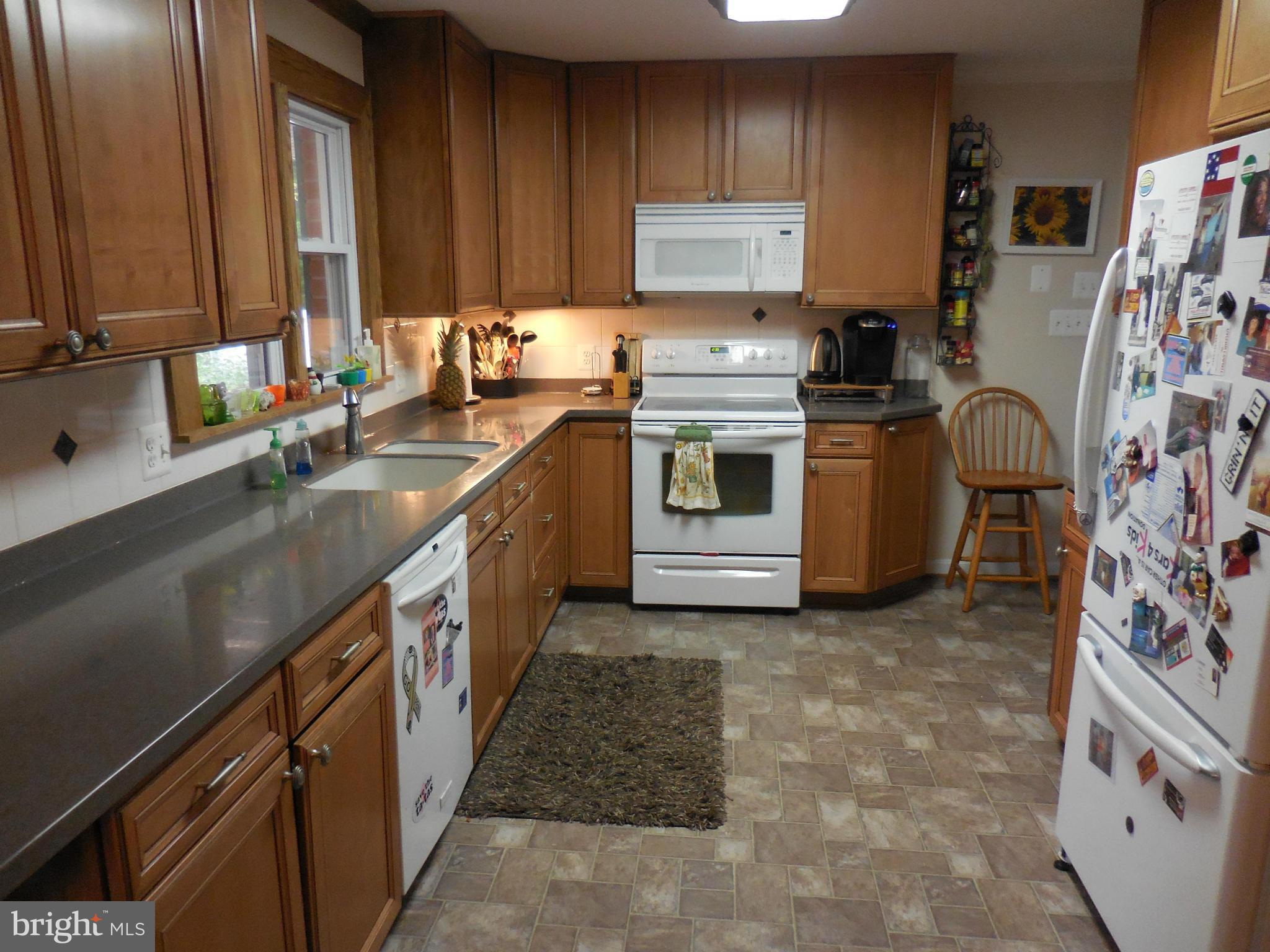 4273 Goldmine Road Goldvein, VA 22720 - Photo 5 of 28 Kitchen