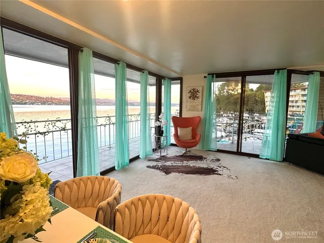 $615,000 | 9500 Rainier Avenue South, Unit 212, Seattle, WA 98118